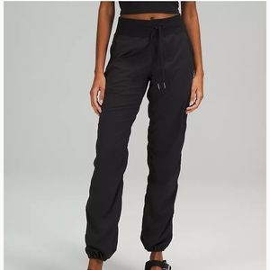 Lululemon Dance Studio Mid-Rise Pant Size 2